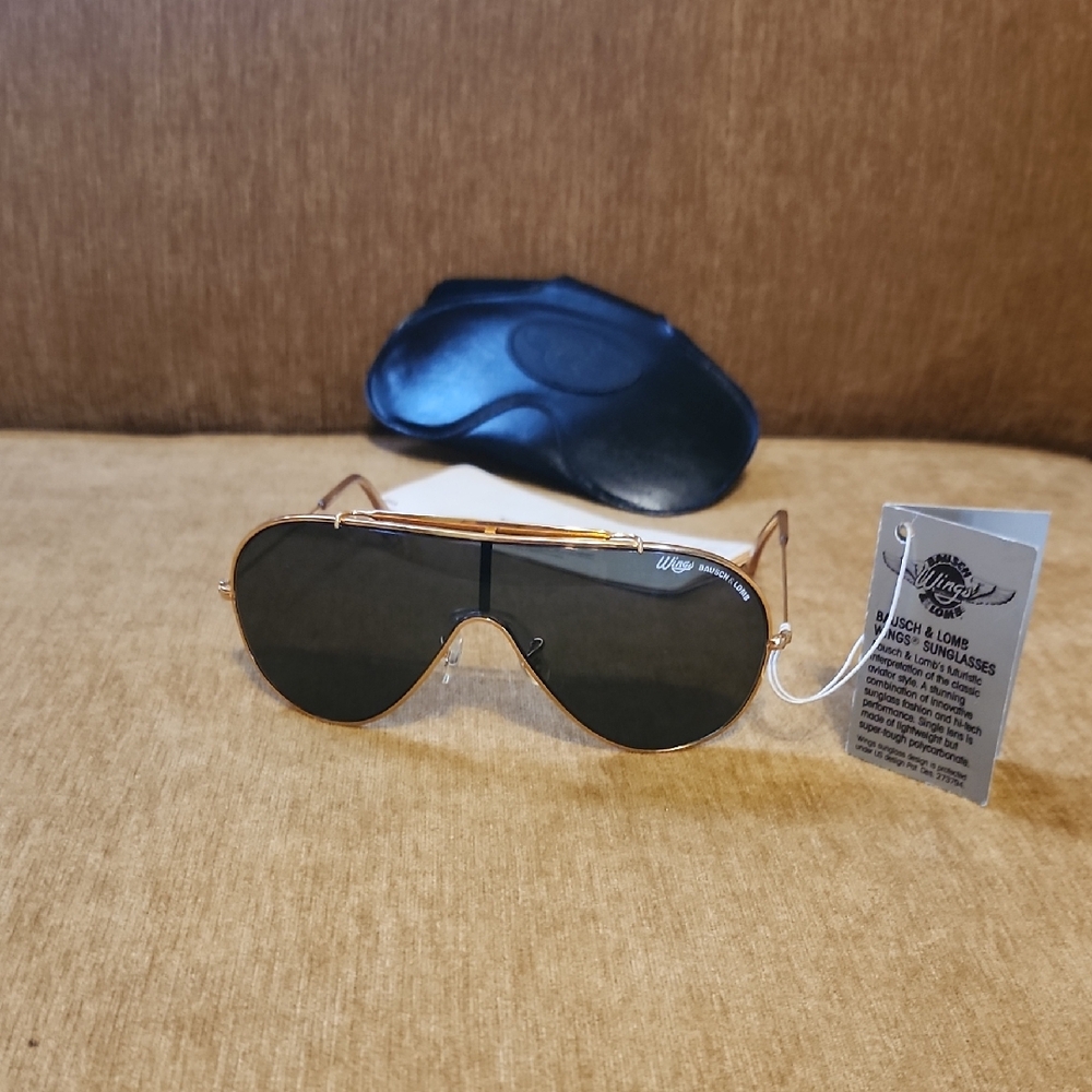 Bausch & Lomb Aviator Sunglasses with Case